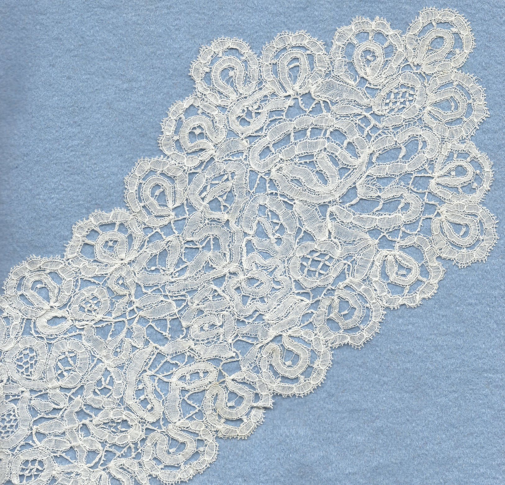 Honiton lace - collar
