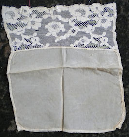 Machine lace mat