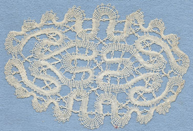 Bobbin tape lace - mat