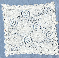 Lace mat