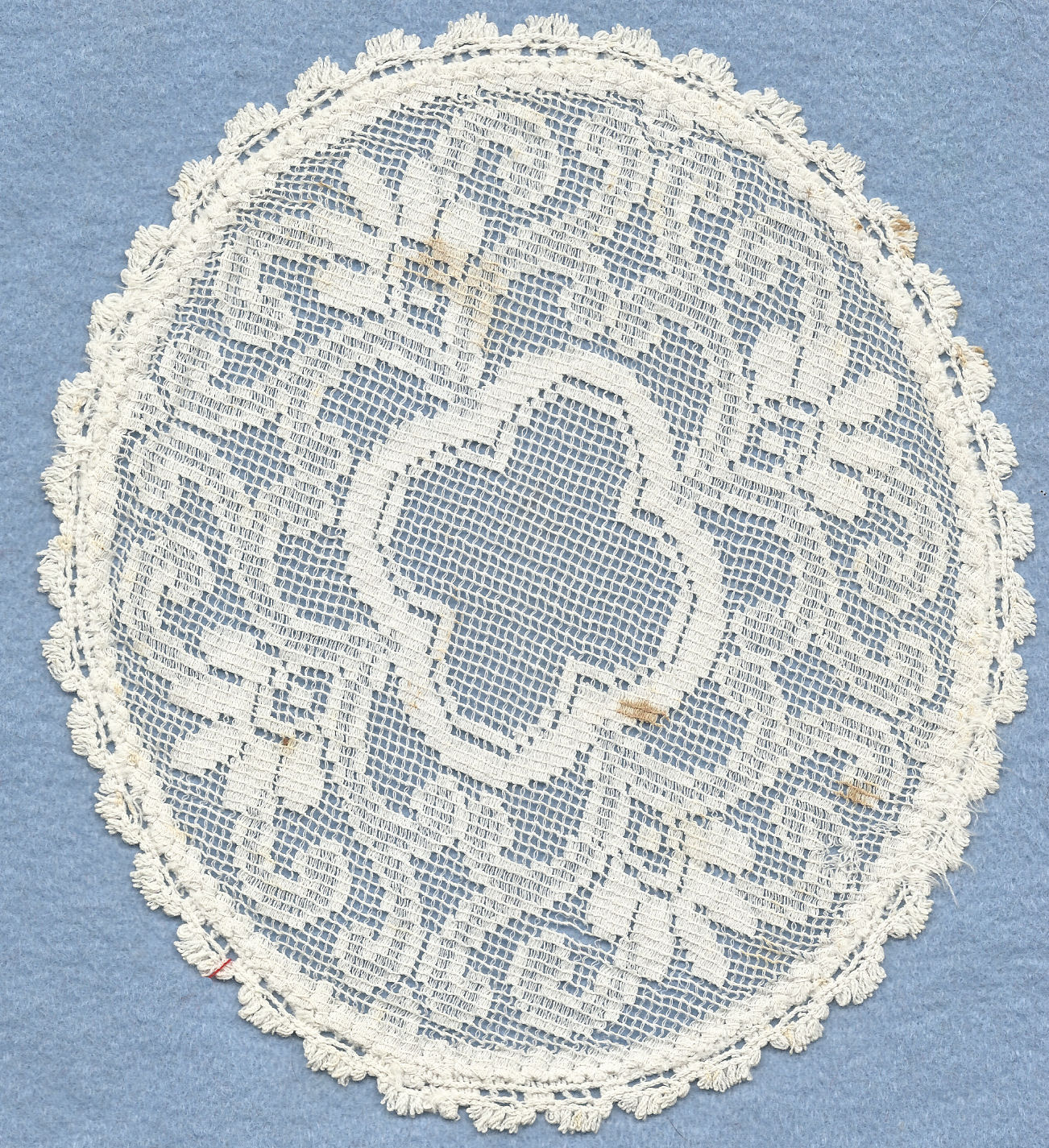 Lace mat
