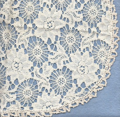 Lace mat
