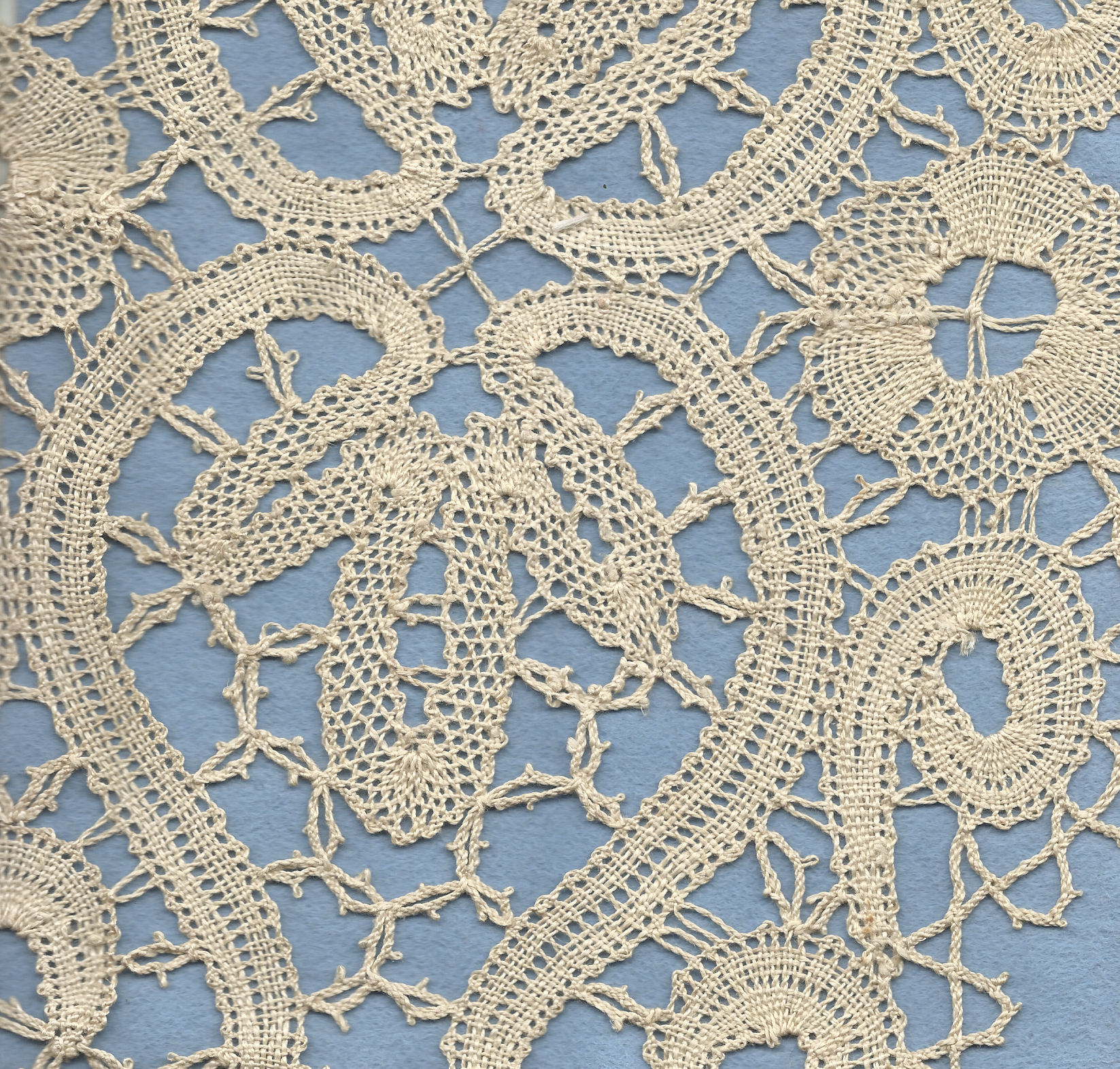 Bobbin tape lace - mat