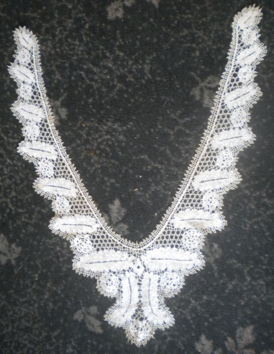 Bedfordshire lace collar