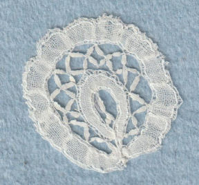 Single Honiton lace motif