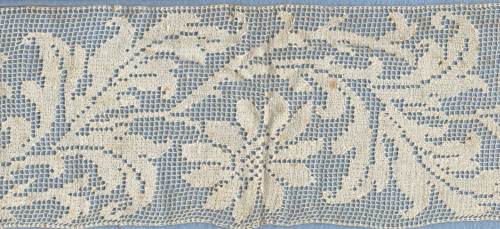Filet lace