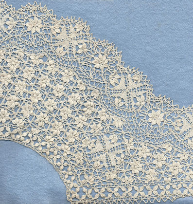 Maltese lace collar