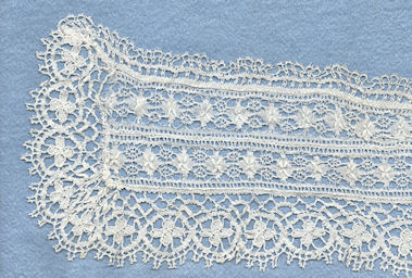 Bedfordshire lace - part of collar