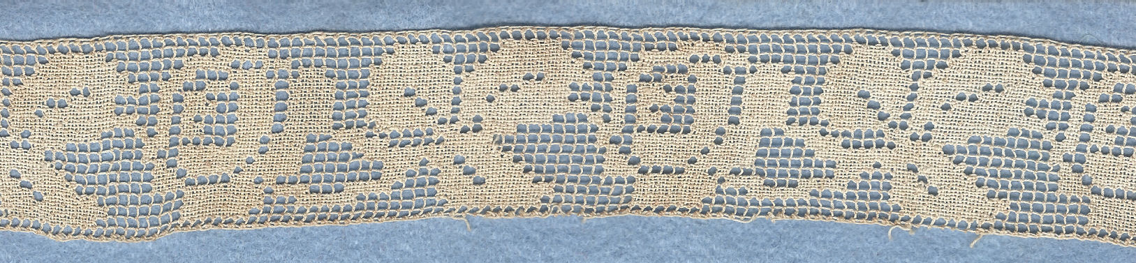 Filet lace