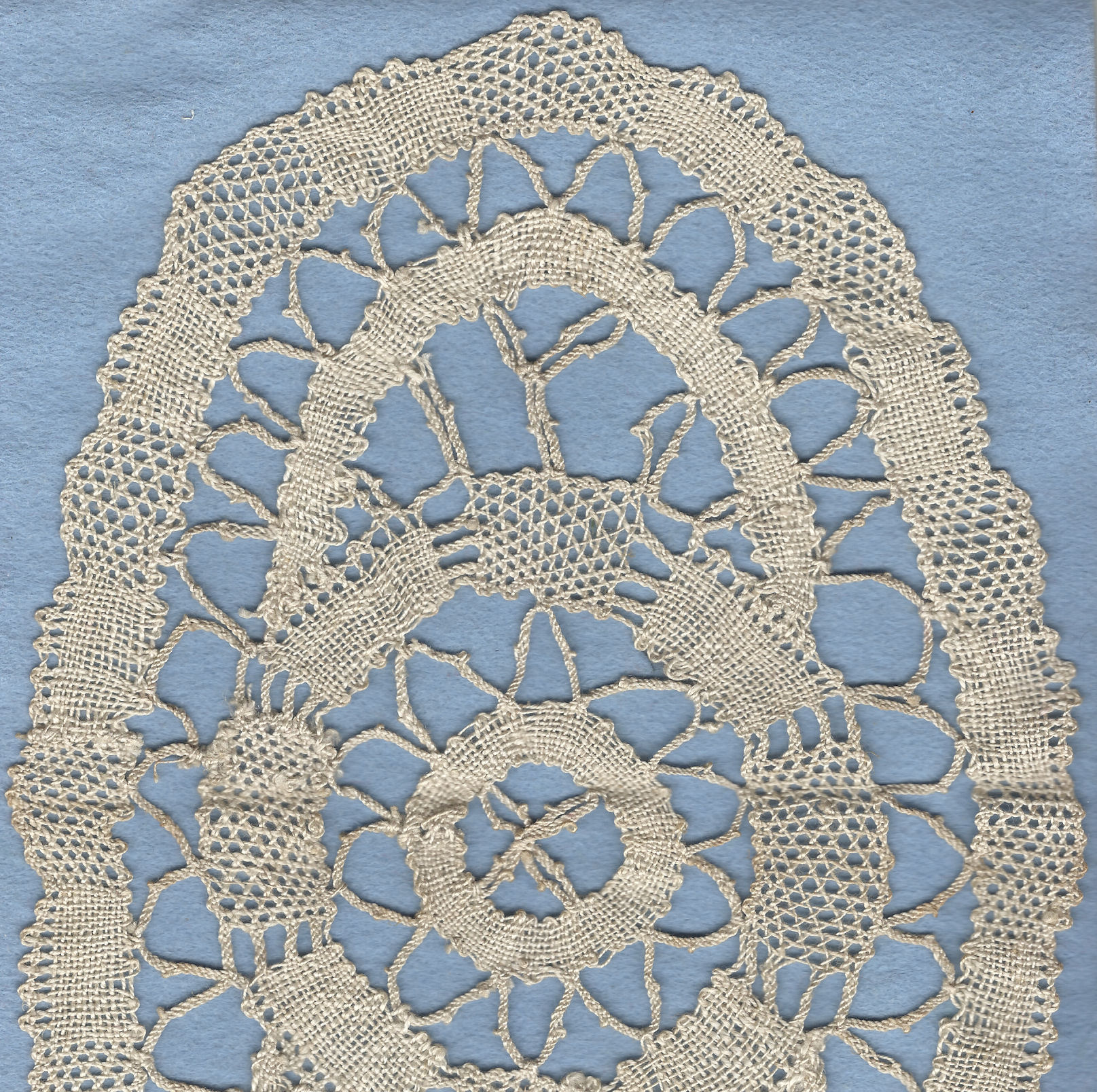 Lace mat