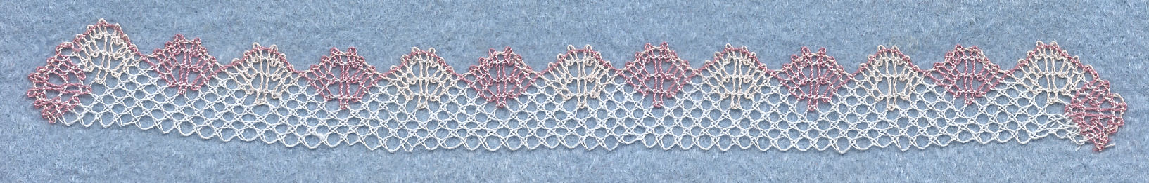 Bobbin lace collar