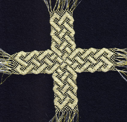 Bobbin lace cross