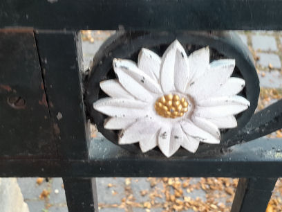 St Johns gate