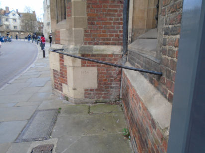 anti-mugging device